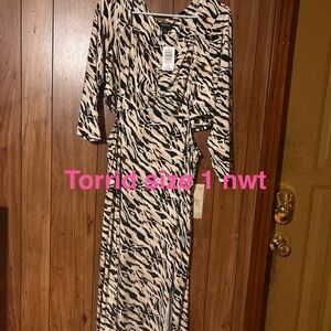 Torrid Black and Cream Animal Print Long Sleeve Dress NWT TORRID size 1